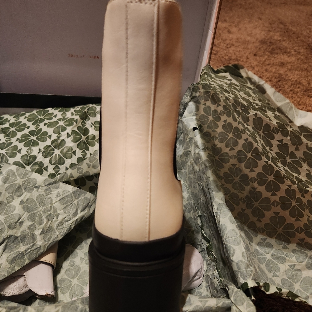 NIB Kate Spade Winnie Leather  White boots - Picture 5 of 6